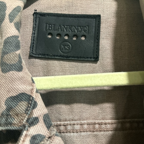 Blank NYC Leopard Denim Jacket Size XS - Picture 5 of 5